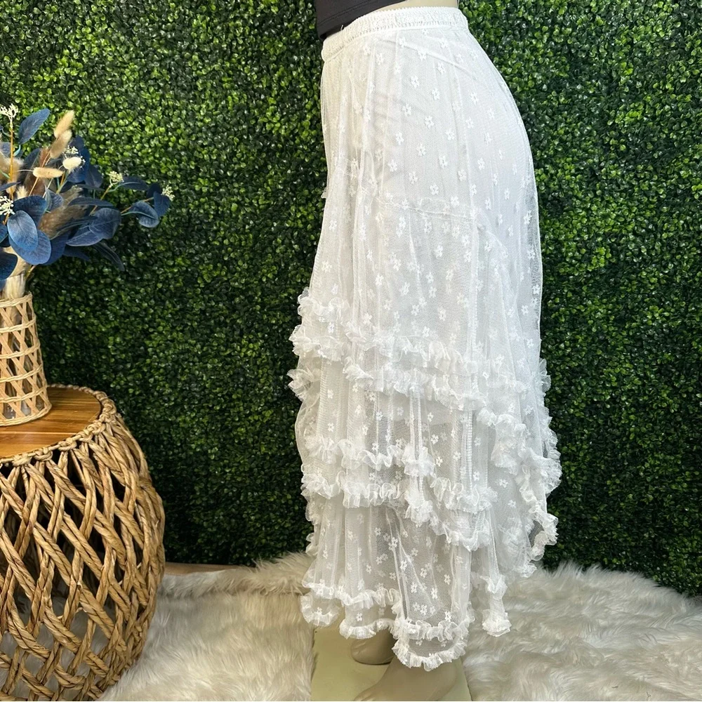 POL White Asymmetrical Lace floral embroidered maxi Skirt‎